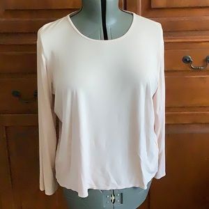 Lightweight 100% silk top in peach